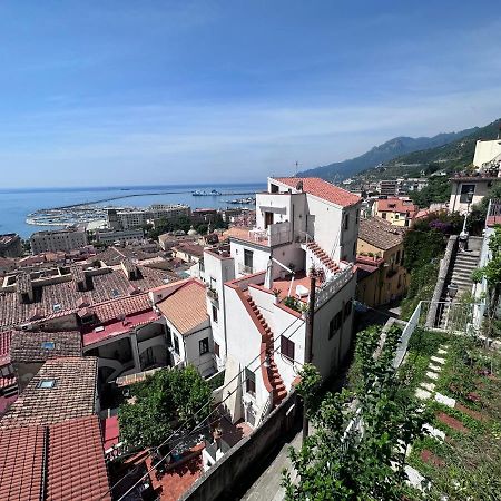 Casa "Positano" Da Ely - Salerno Centro Con Self Check-In Apartment Luaran gambar