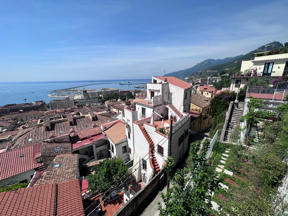 Casa "Positano" Da Ely - Salerno Centro Con Self Check-In Apartment Luaran gambar