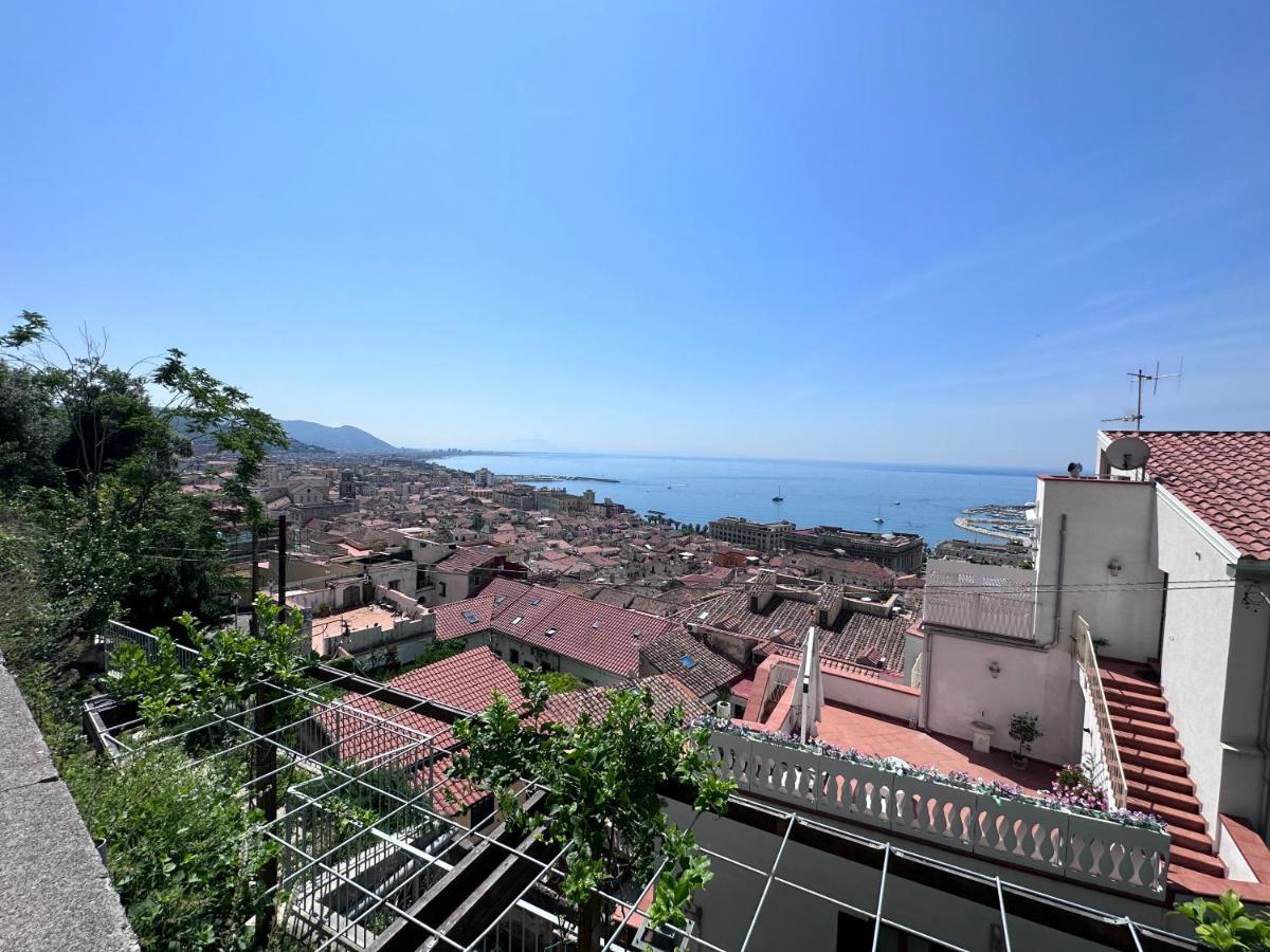 Casa "Positano" Da Ely - Salerno Centro Con Self Check-In Apartment Luaran gambar