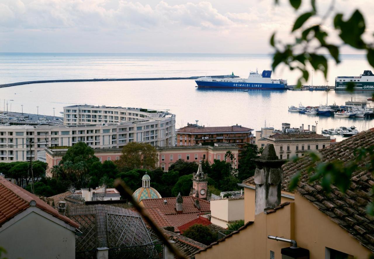 Casa "Positano" Da Ely - Salerno Centro Con Self Check-In Apartment Luaran gambar